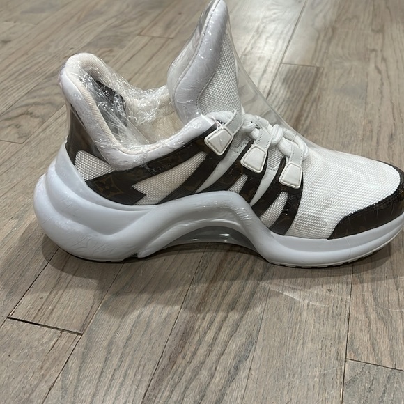 Louis Vuitton Archlight Sneaker - Picture 4 of 10
